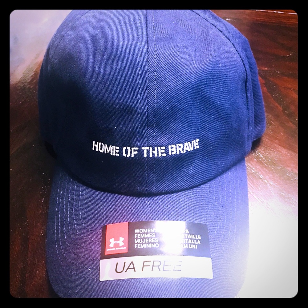 Women’s under armour adjustable hat.